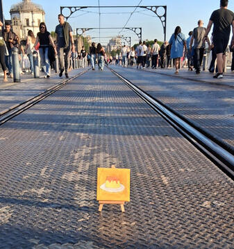 PudimNews on the top of "ponte dom Luis 1" on Porto.